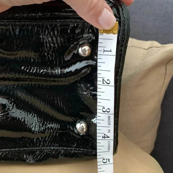 Grey and  faux patent hand bag - Picture 7 of 12